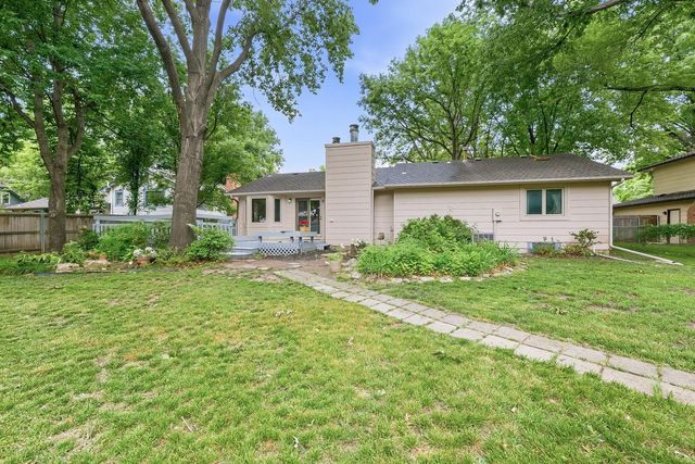 1108 E James St, Derby, KS 67037