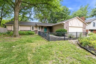 1108 E James St, Derby, KS 67037