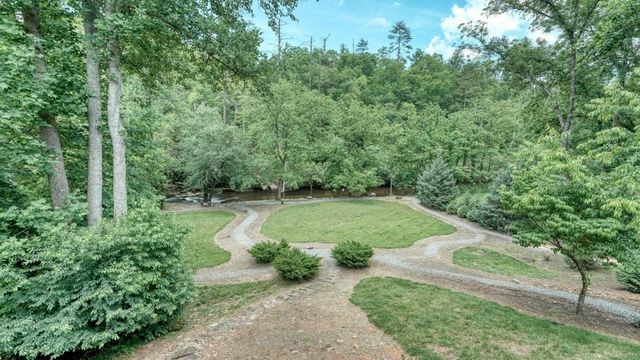 515 Barlow Fields Drive, Hayesville, NC 28904