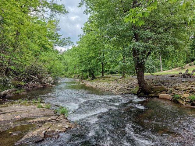 515 Barlow Fields Drive, Hayesville, NC 28904