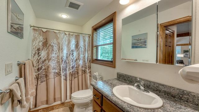 515 Barlow Fields Drive, Hayesville, NC 28904