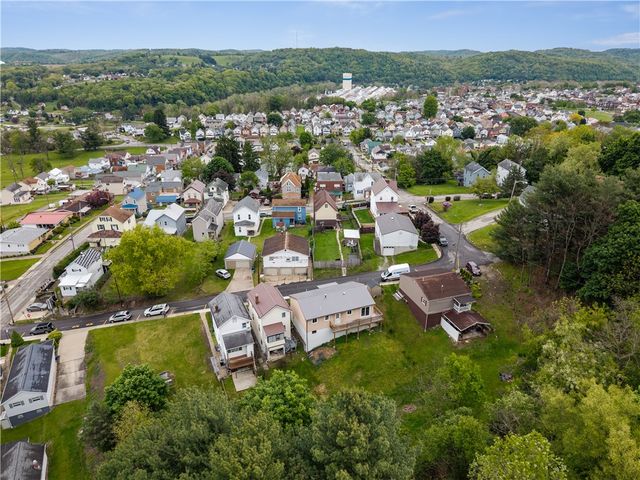 509 Burns St, Vandergrift, PA 15690