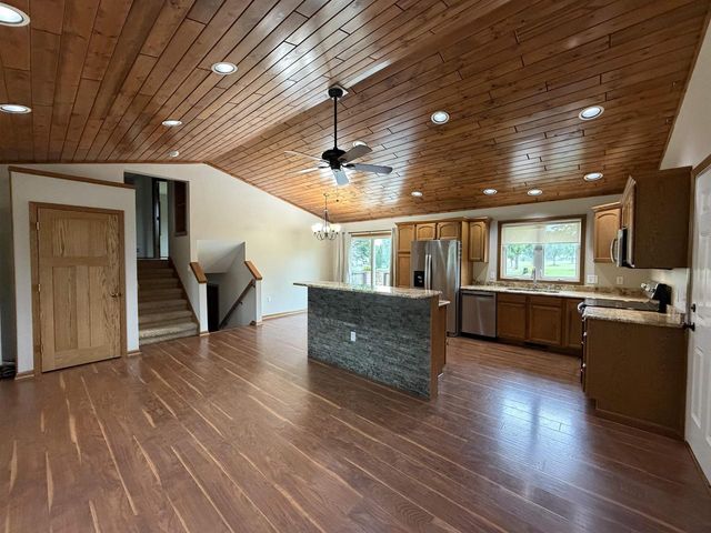 912 21st Street, Prairie Du Sac, WI 53578