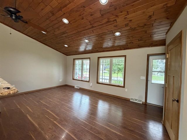 912 21st Street, Prairie Du Sac, WI 53578