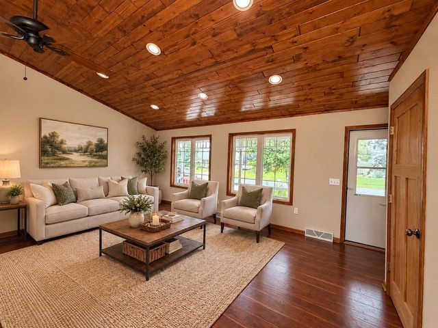 912 21st Street, Prairie Du Sac, WI 53578