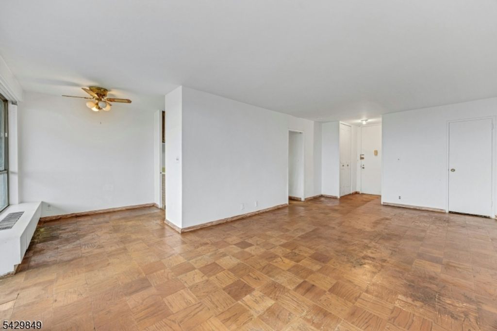 2077 Center Ave 20C, Fort Lee Boro, NJ 07024 — photo 3