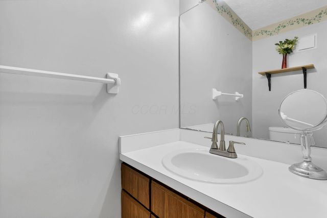 758 Crofton Circle, Reynoldsburg, OH 43068