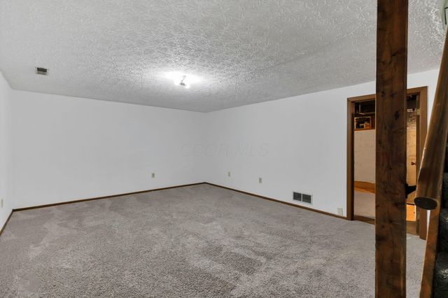 758 Crofton Circle, Reynoldsburg, OH 43068