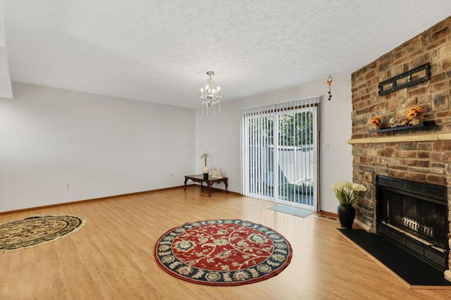 758 Crofton Circle, Reynoldsburg, OH 43068