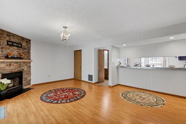 758 Crofton Circle, Reynoldsburg, OH 43068
