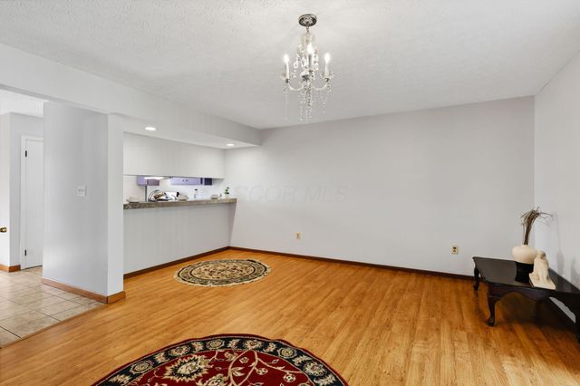 758 Crofton Circle, Reynoldsburg, OH 43068