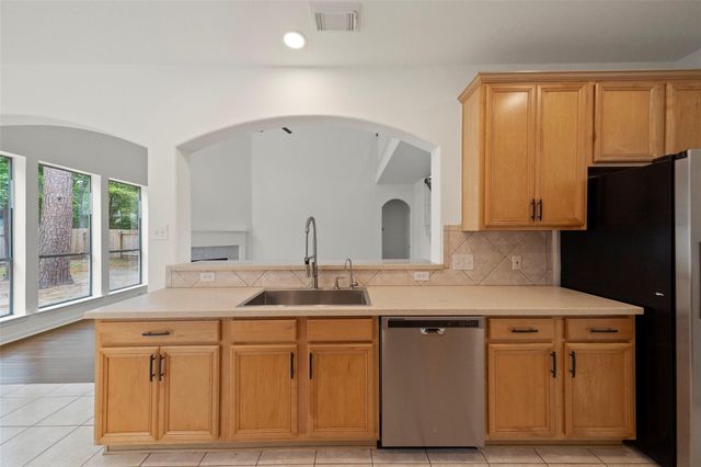 27 New Dawn Pl, The Woodlands, TX 77385