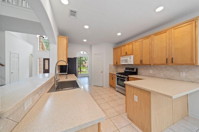 27 New Dawn Pl, The Woodlands, TX 77385