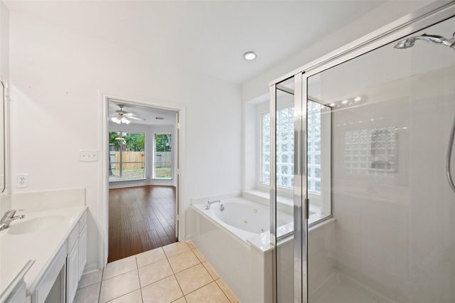 27 New Dawn Pl, The Woodlands, TX 77385