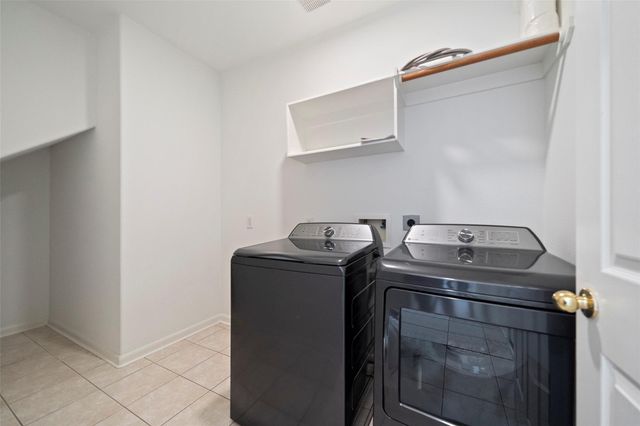 27 New Dawn Pl, The Woodlands, TX 77385
