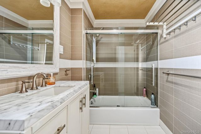 1100 Neill Avenue, Bronx, NY 10461