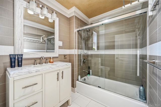 1100 Neill Avenue, Bronx, NY 10461