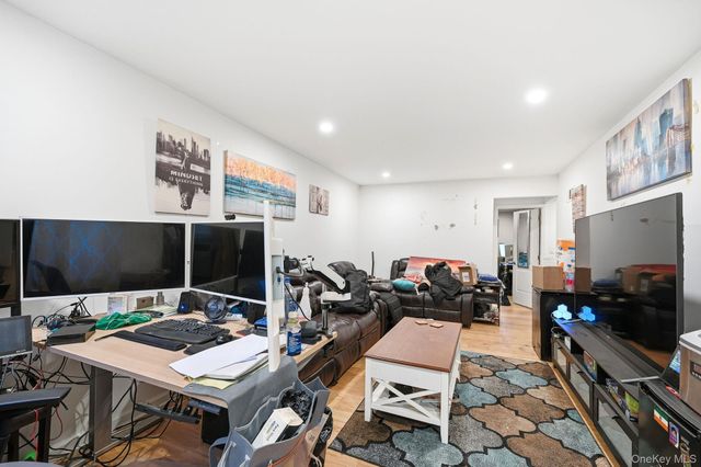 1100 Neill Avenue, Bronx, NY 10461