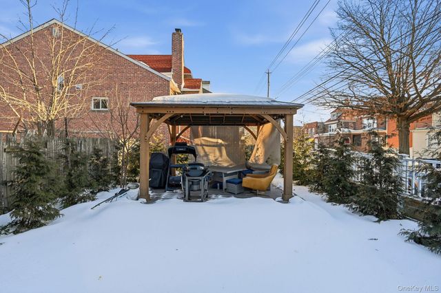 1100 Neill Avenue, Bronx, NY 10461