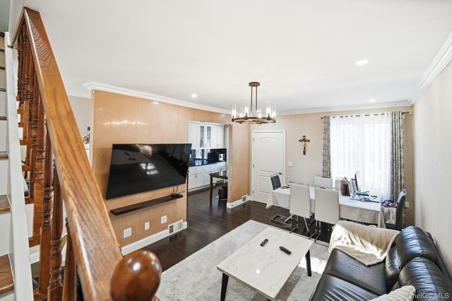 1100 Neill Avenue, Bronx, NY 10461