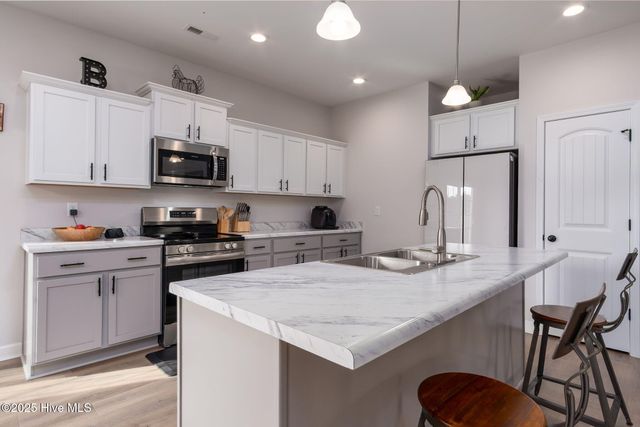 305 Gate Stone Lane, Jacksonville, NC 28540