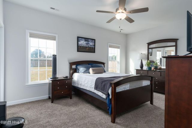 305 Gate Stone Lane, Jacksonville, NC 28540