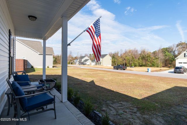 305 Gate Stone Lane, Jacksonville, NC 28540