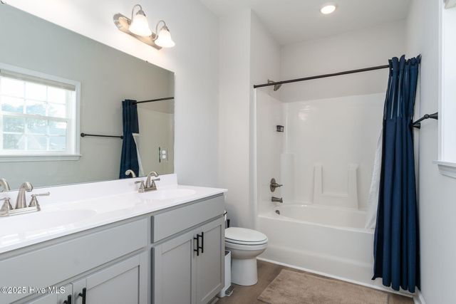 305 Gate Stone Lane, Jacksonville, NC 28540