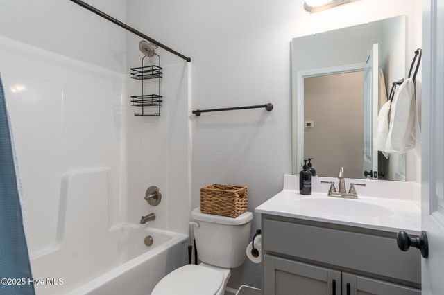 305 Gate Stone Lane, Jacksonville, NC 28540