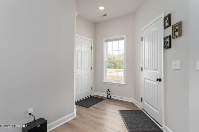 305 Gate Stone Lane, Jacksonville, NC 28540