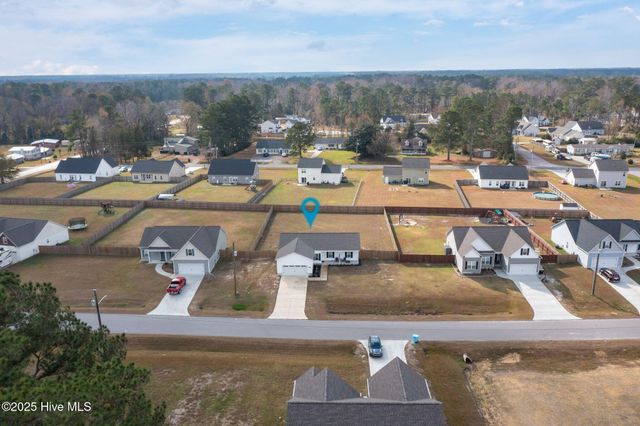 305 Gate Stone Lane, Jacksonville, NC 28540