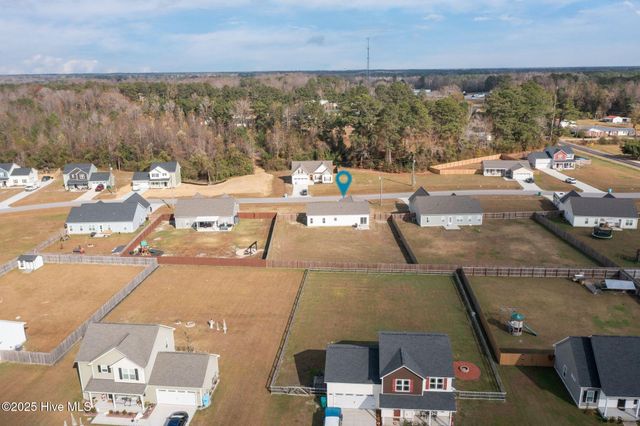 305 Gate Stone Lane, Jacksonville, NC 28540