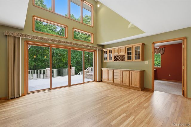 27967 Galien Drive, Lyon Charter Township, MI 48178