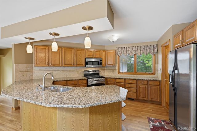 27967 Galien Drive, Lyon Charter Township, MI 48178