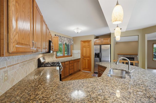 27967 Galien Drive, Lyon Charter Township, MI 48178