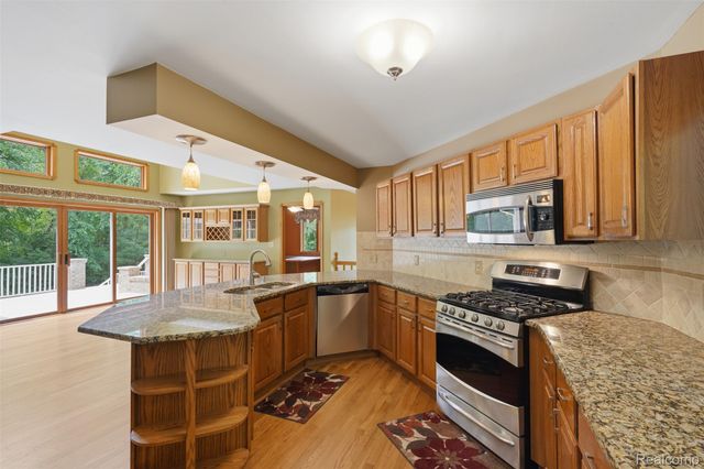 27967 Galien Drive, Lyon Charter Township, MI 48178