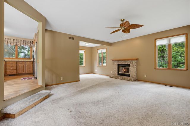 27967 Galien Drive, Lyon Charter Township, MI 48178