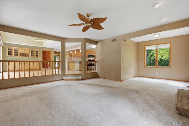 27967 Galien Drive, Lyon Charter Township, MI 48178