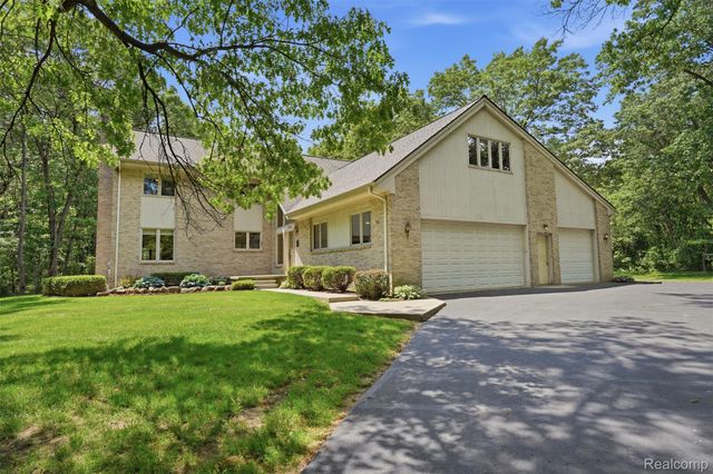 27967 Galien Drive, Lyon Charter Township, MI 48178