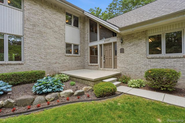 27967 Galien Drive, Lyon Charter Township, MI 48178