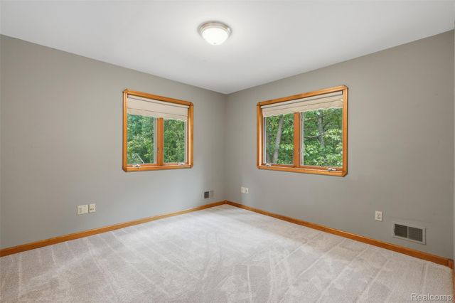 27967 Galien Drive, Lyon Charter Township, MI 48178