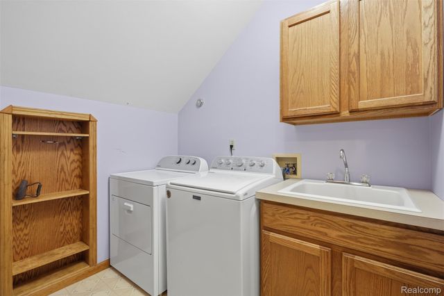 27967 Galien Drive, Lyon Charter Township, MI 48178