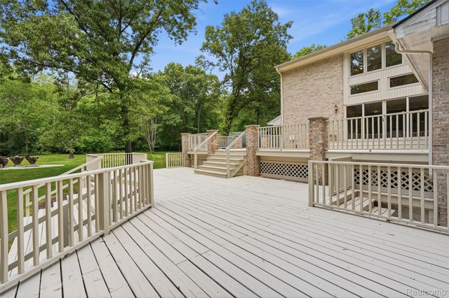 27967 Galien Drive, Lyon Charter Township, MI 48178