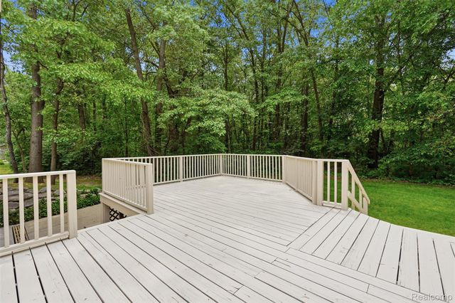 27967 Galien Drive, Lyon Charter Township, MI 48178
