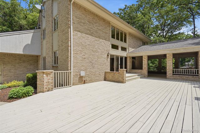 27967 Galien Drive, Lyon Charter Township, MI 48178