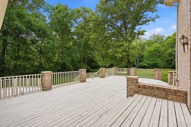 27967 Galien Drive, Lyon Charter Township, MI 48178