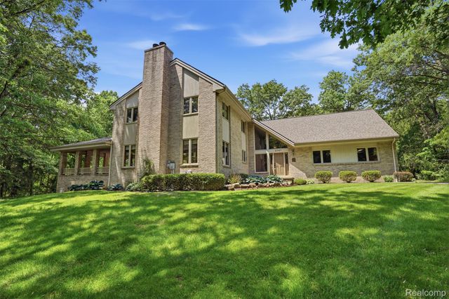 27967 Galien Drive, Lyon Charter Township, MI 48178