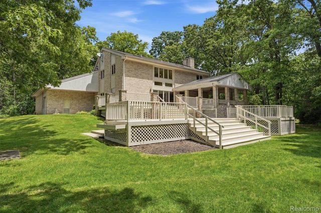 27967 Galien Drive, Lyon Charter Township, MI 48178