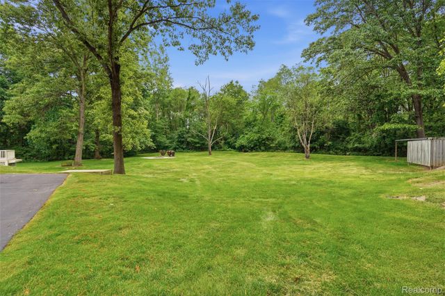 27967 Galien Drive, Lyon Charter Township, MI 48178