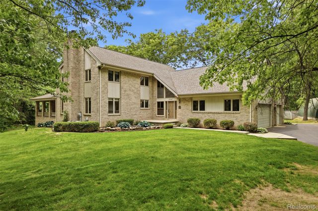 27967 Galien Drive, Lyon Charter Township, MI 48178